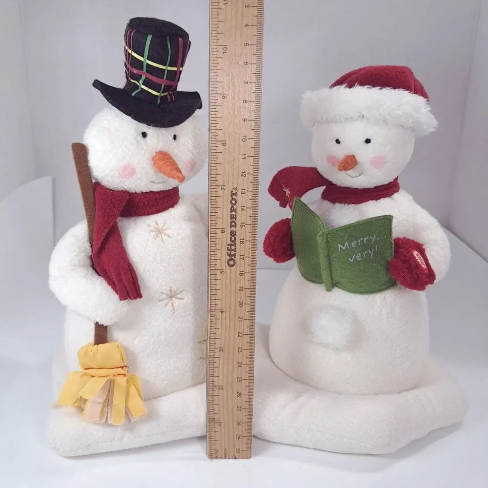 Hallmark Jingle Pals Mr Mrs Snowman Caroling Wish Merry Christmas plush snowman